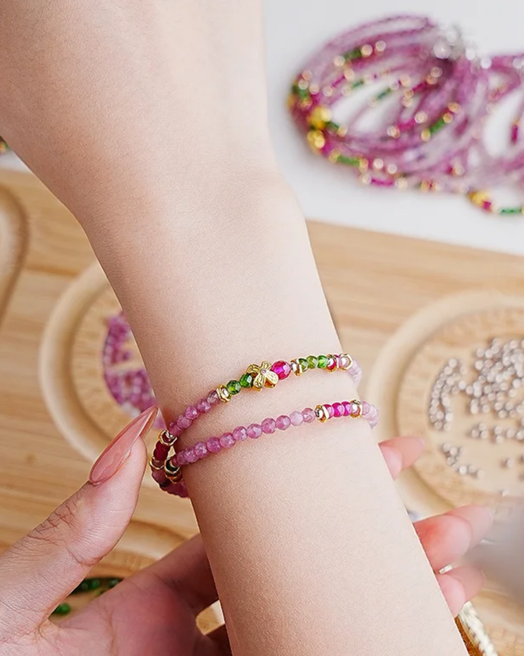 Pulsera de doble bucle con fuego, osmanto, corindón, apatita y amor.