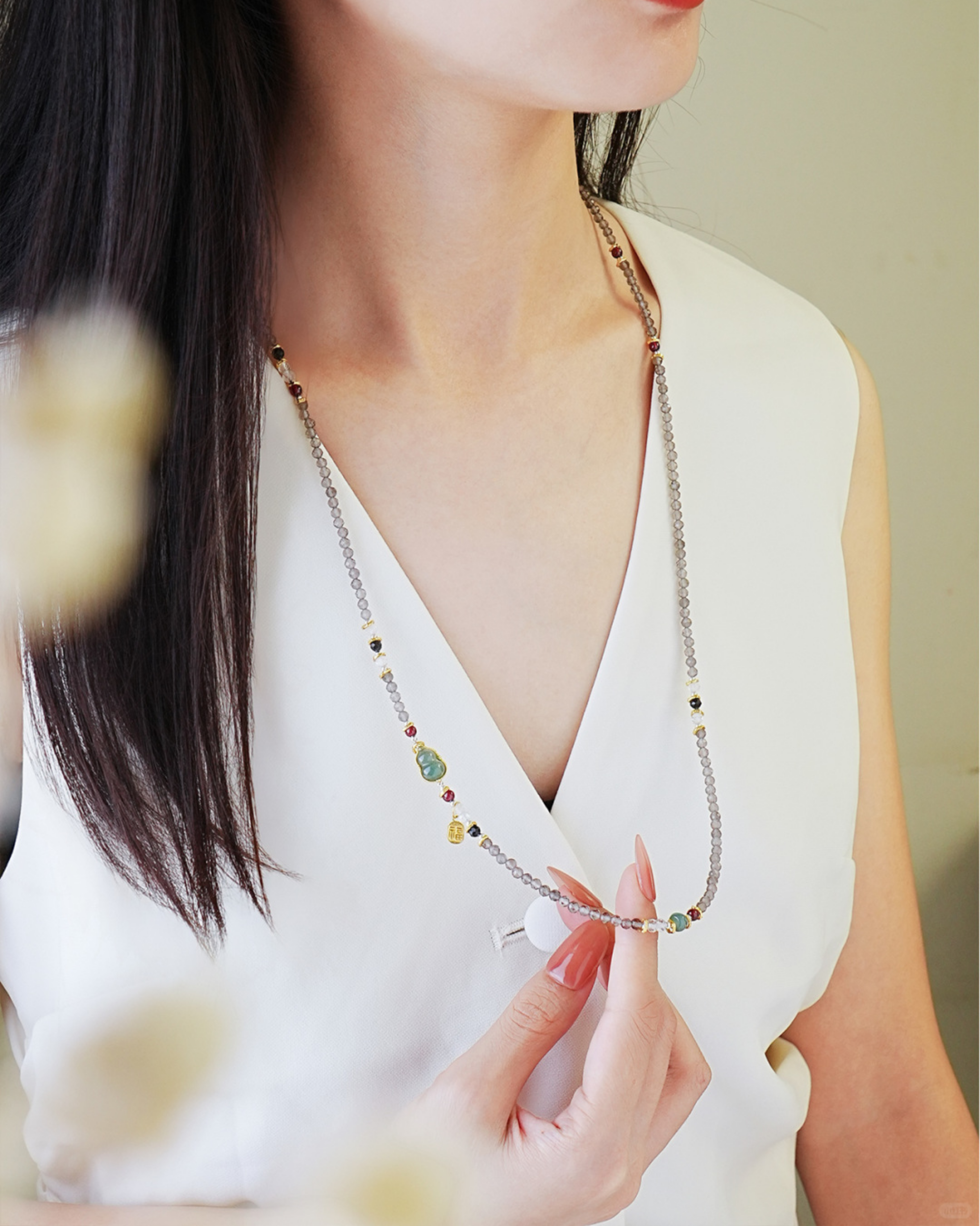 Pulsera de múltiples bucles con armadura de obsidiana y calabaza de jadeíta con flujo de agua