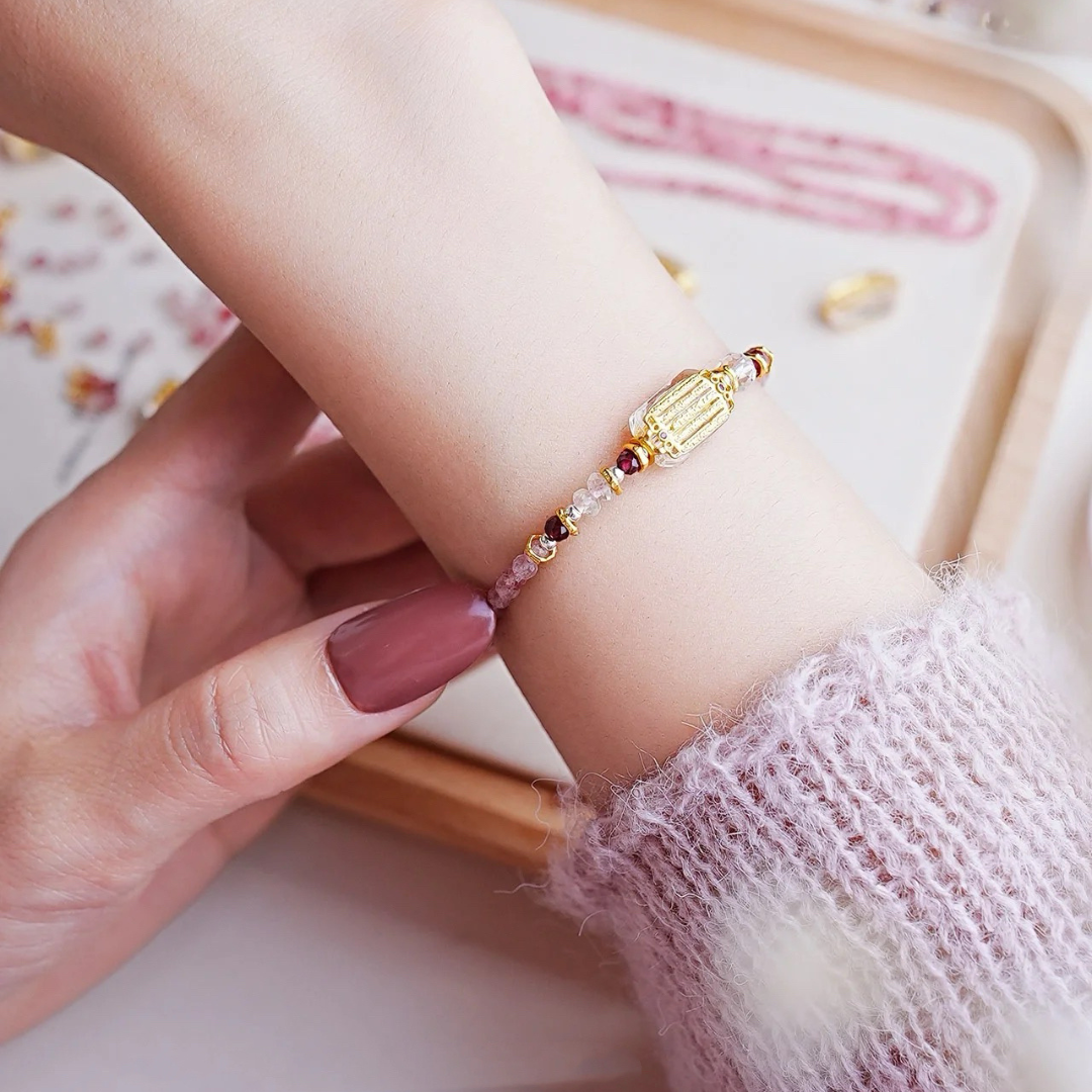 Pulsera de cuentas de mijo de amor de cuarzo fresa con los cinco sutras de Fire Ignite