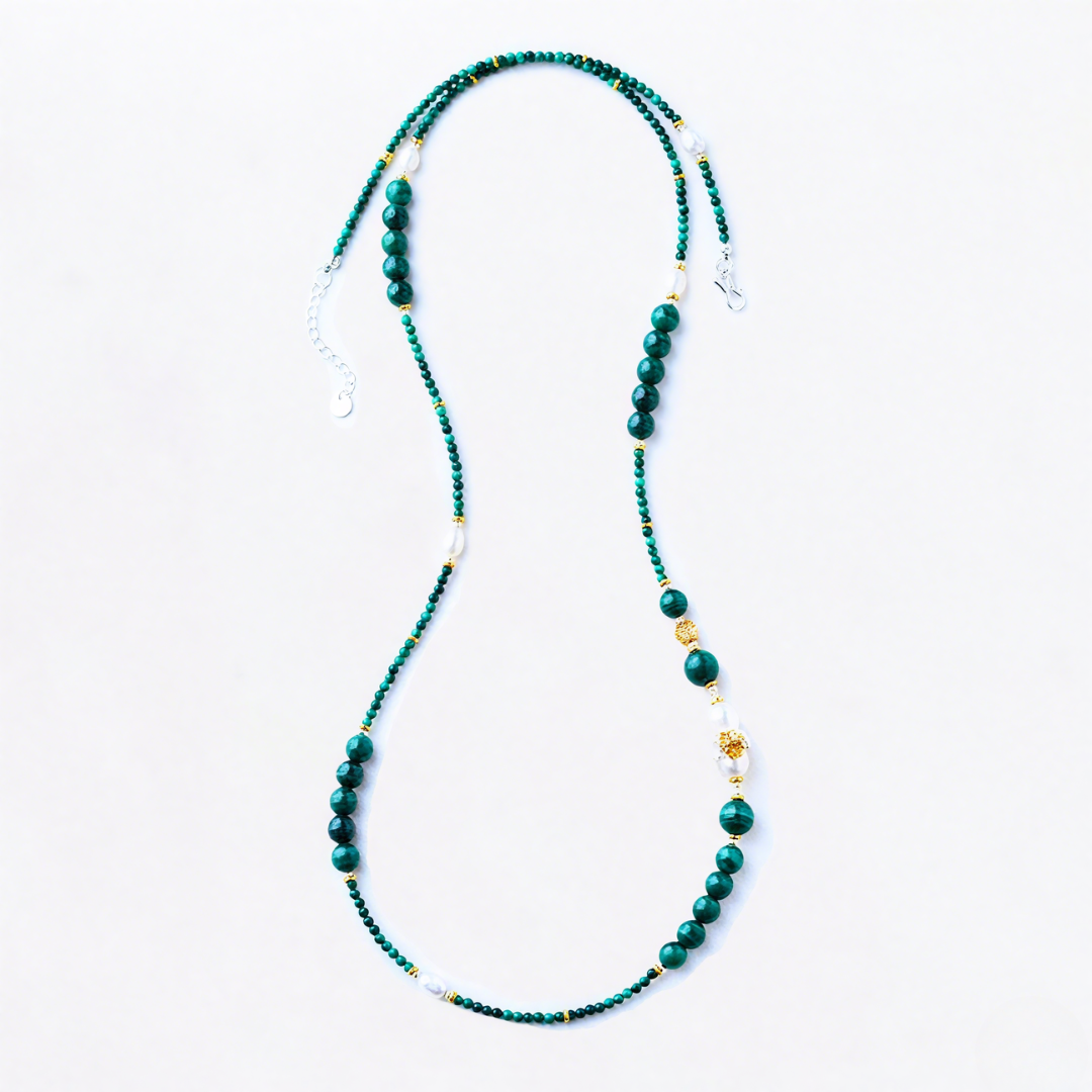 Pulsera multilazo con mariposa, malaquita y perla de madera en armonía con dos metales